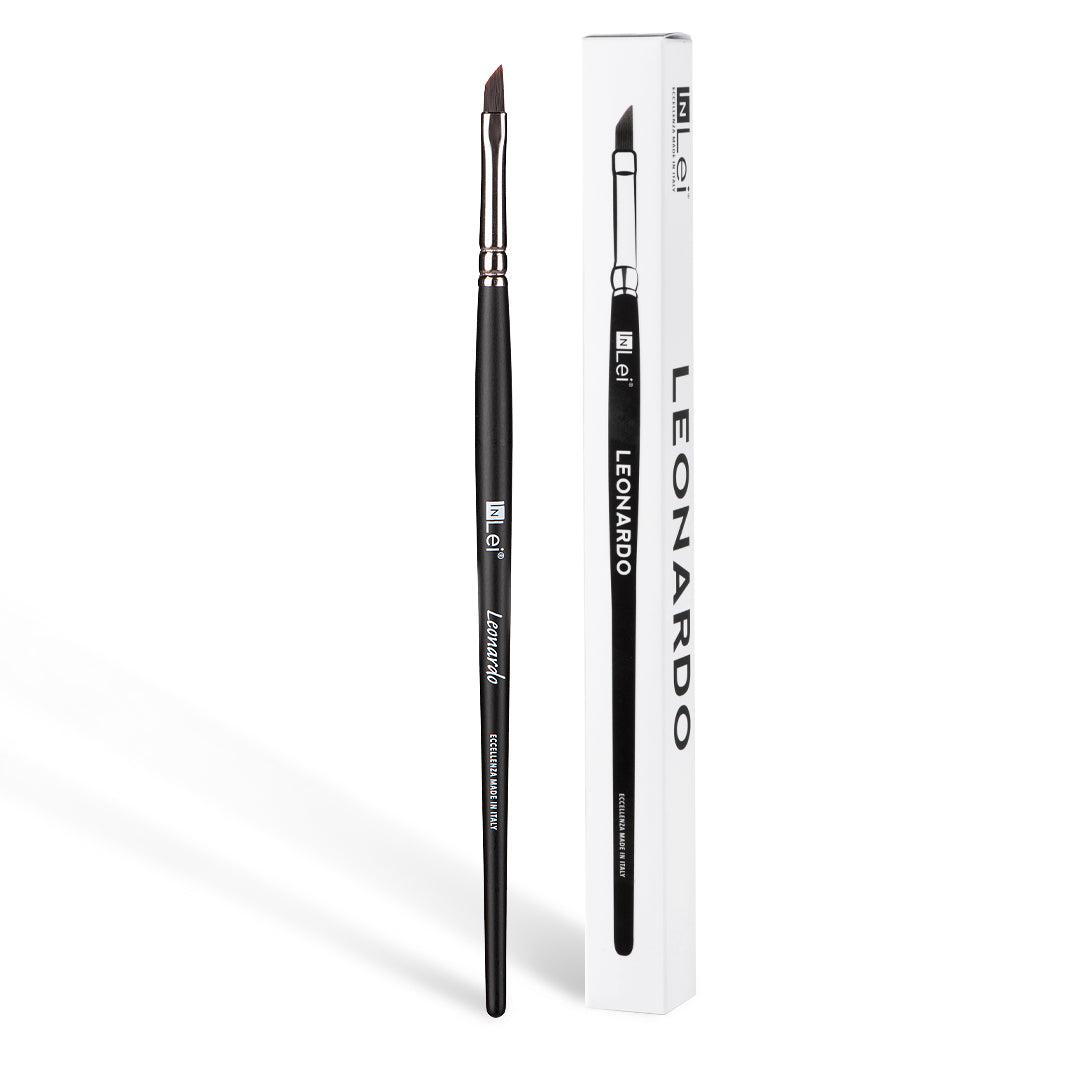 Angled eyebrow brush